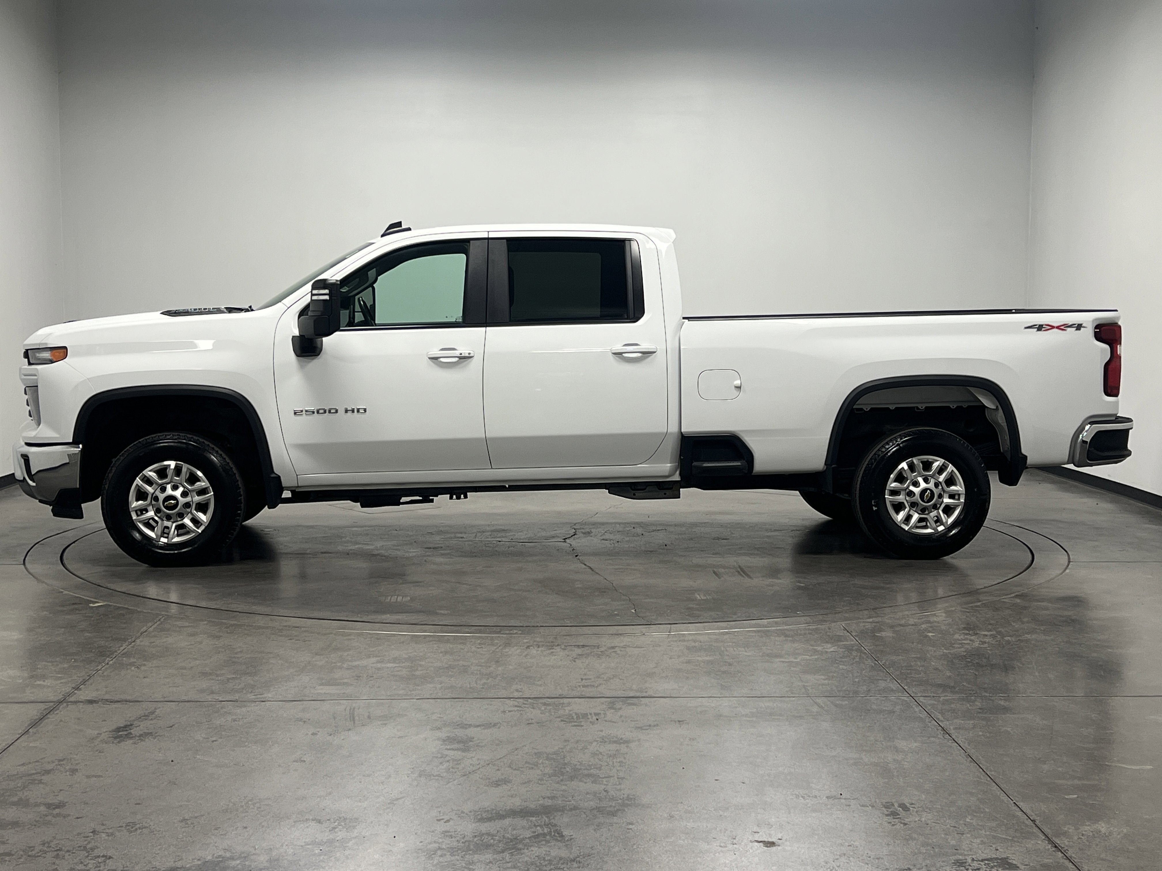 2024 Chevrolet Silverado 2500HD LT photo 4