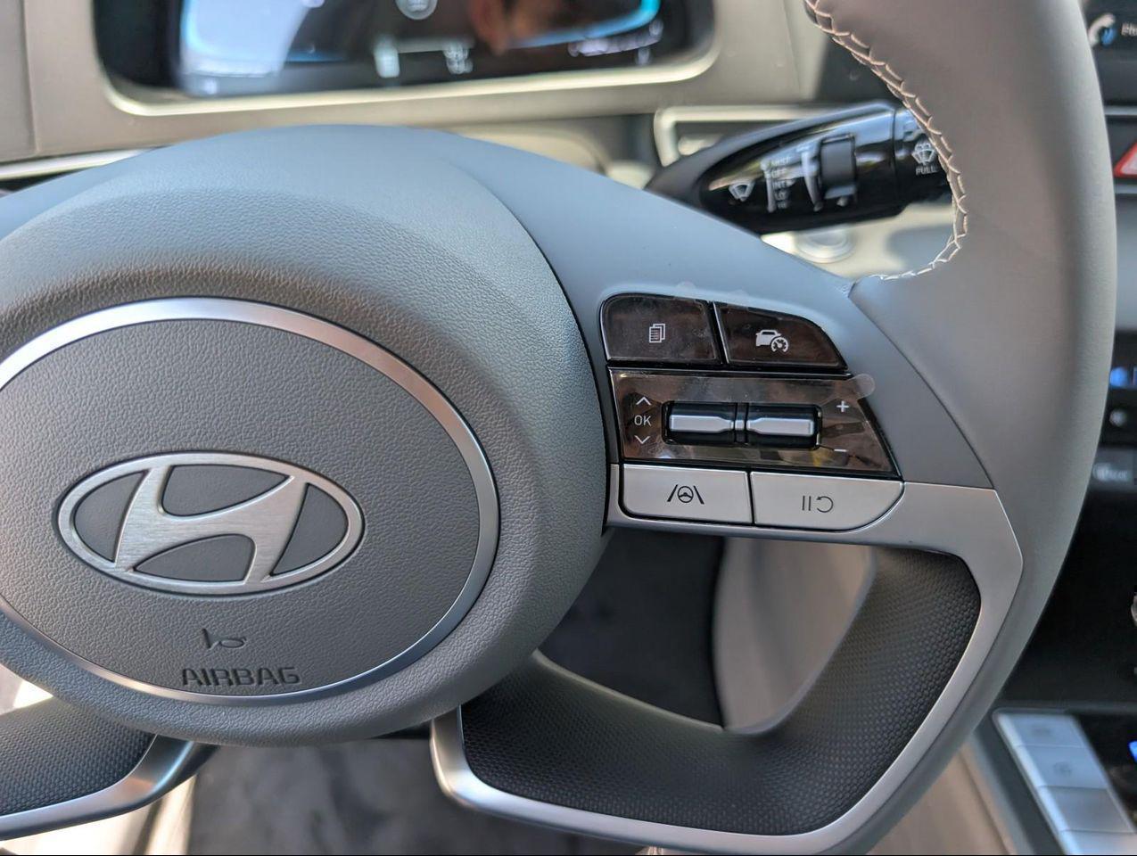 2025 Hyundai Elantra SEL Sport photo 16