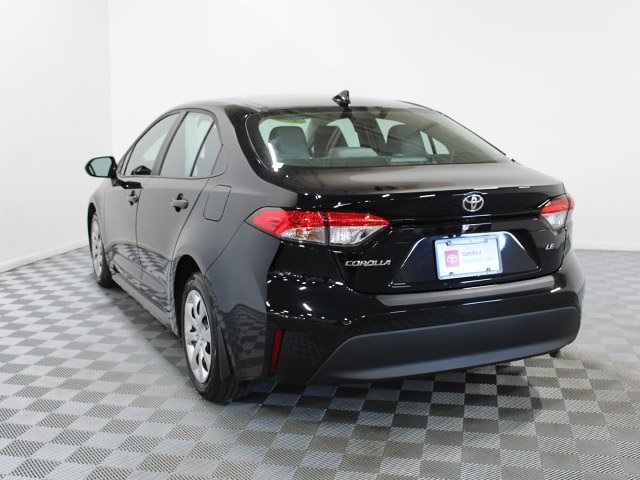 2023 Toyota Corolla LE photo 2