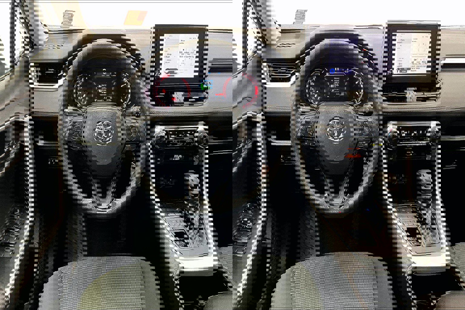 2024 Toyota RAV4 LE photo 4
