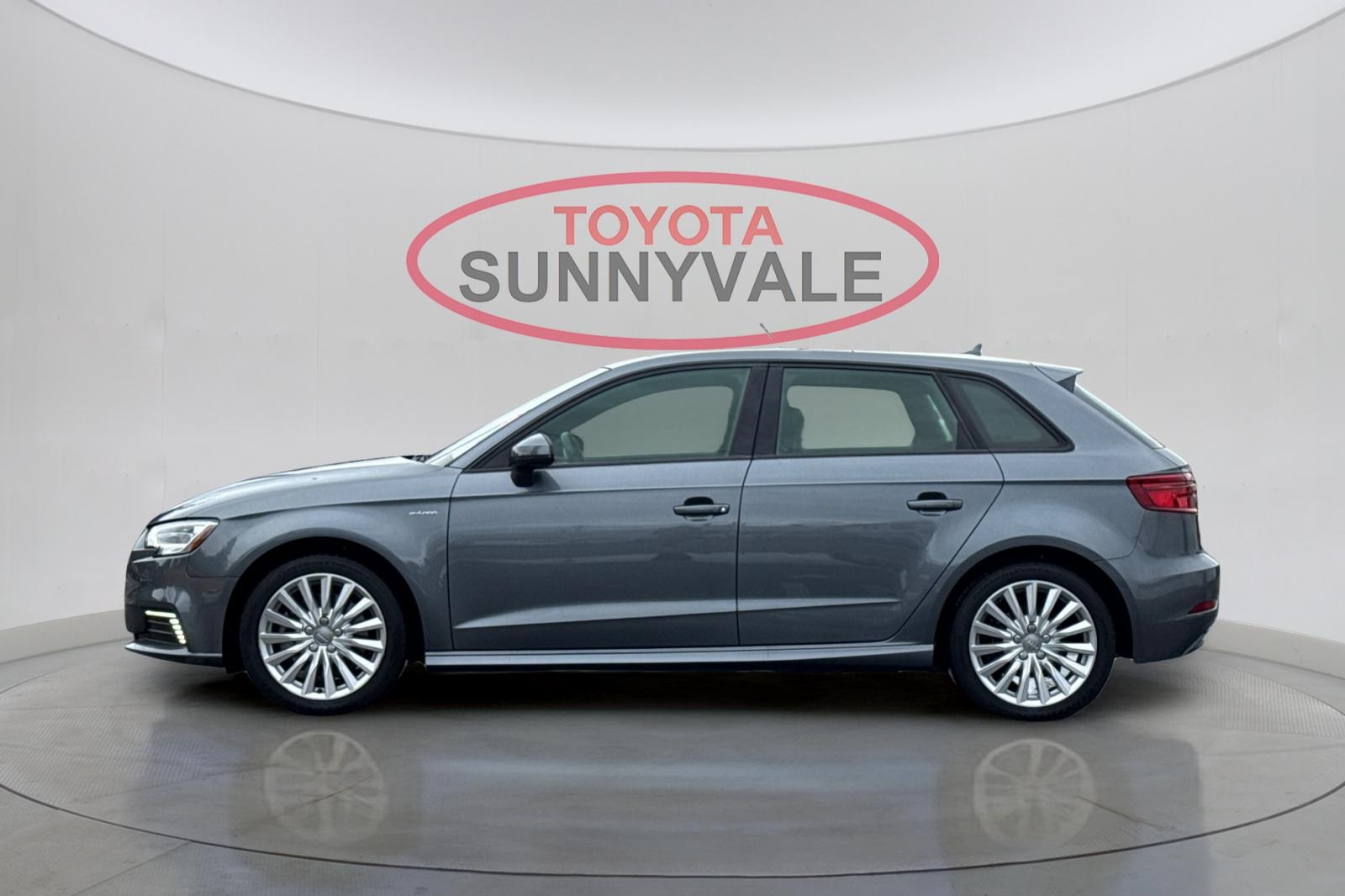 2017 Audi A3 E-tron Premium photo 4