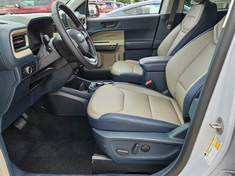 2025 Ford Maverick Lariat photo 4