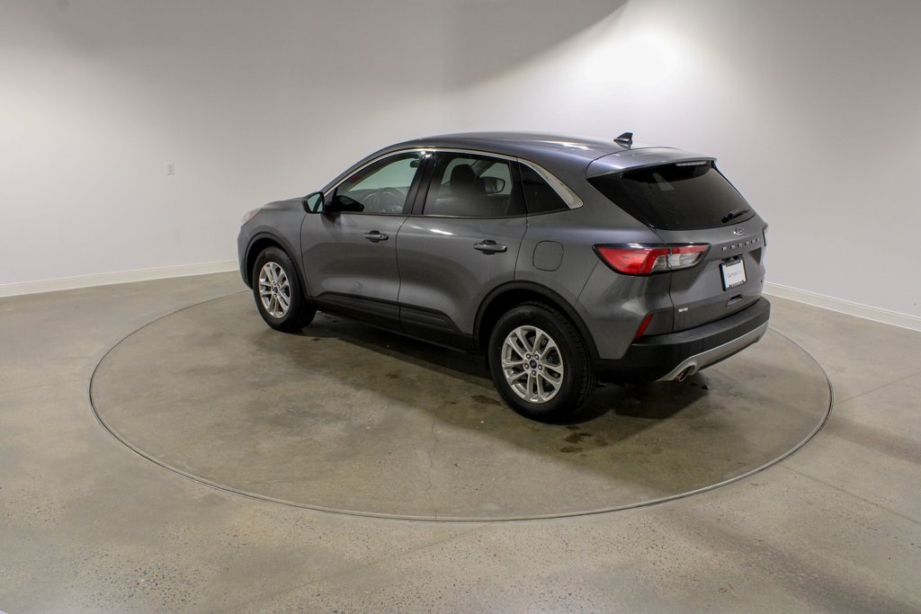 2022 Ford Escape SE photo 3