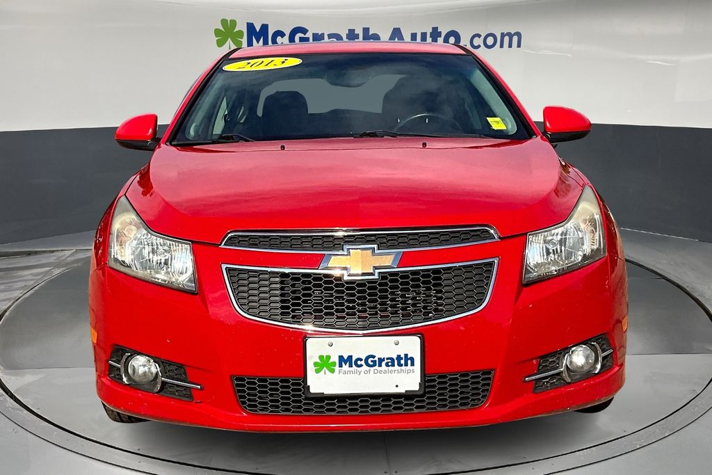 2013 Chevrolet Cruze photo 2