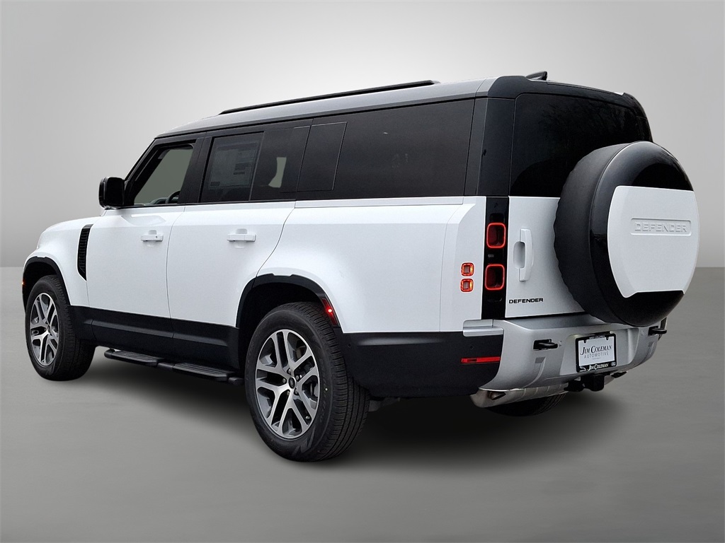 2025 Land Rover Defender 130 S photo 4