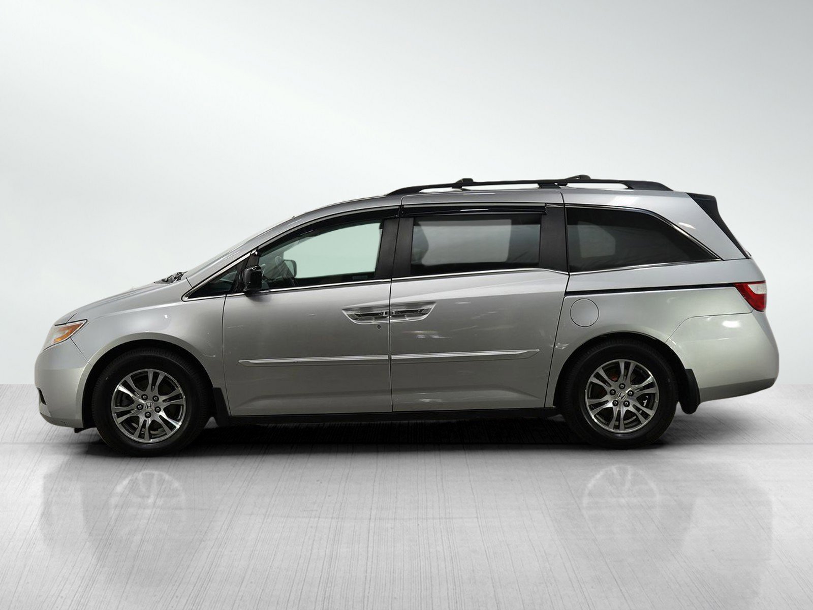 Used 2013 Honda Odyssey EX-L with VIN 5FNRL5H66DB084790 for sale in Burnsville, Minnesota