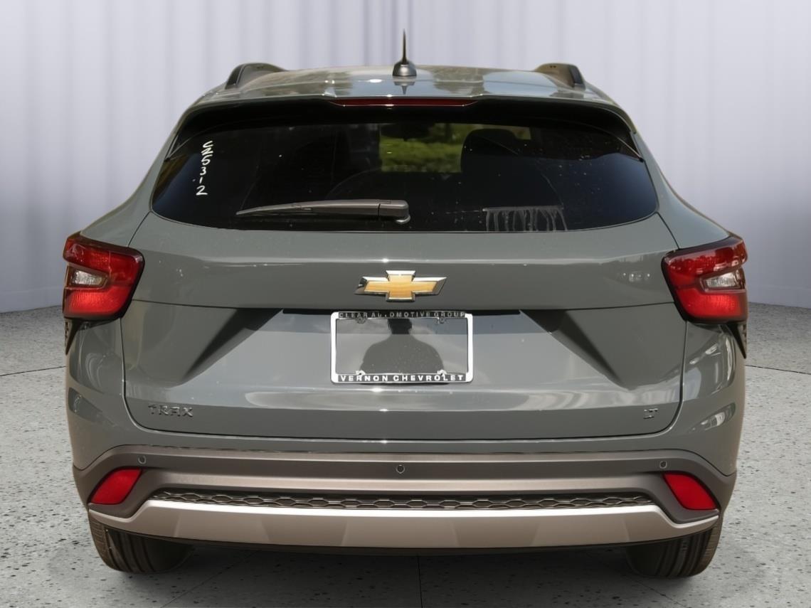 2025 Chevrolet Trax LT photo 6