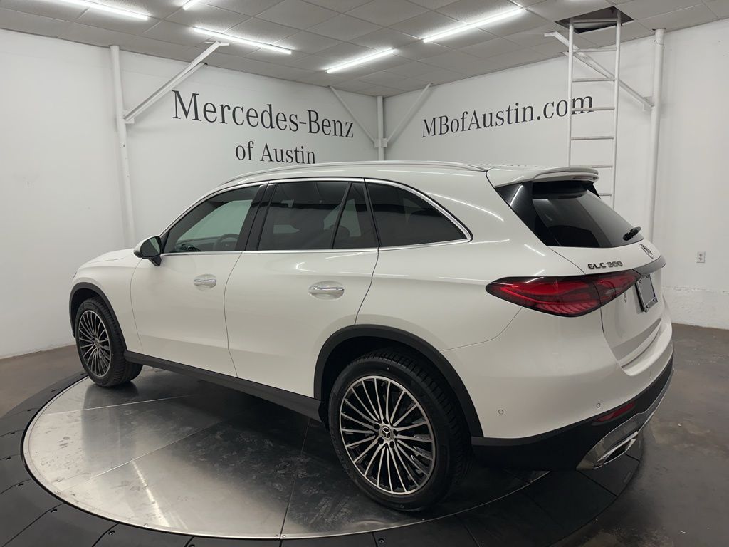 2026 Mercedes Benz GLC 300 photo 3