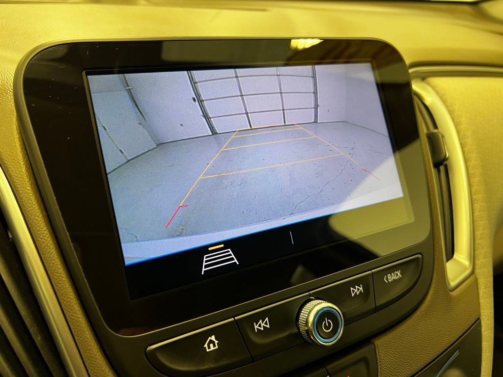 2020 Chevrolet Malibu LS photo 23