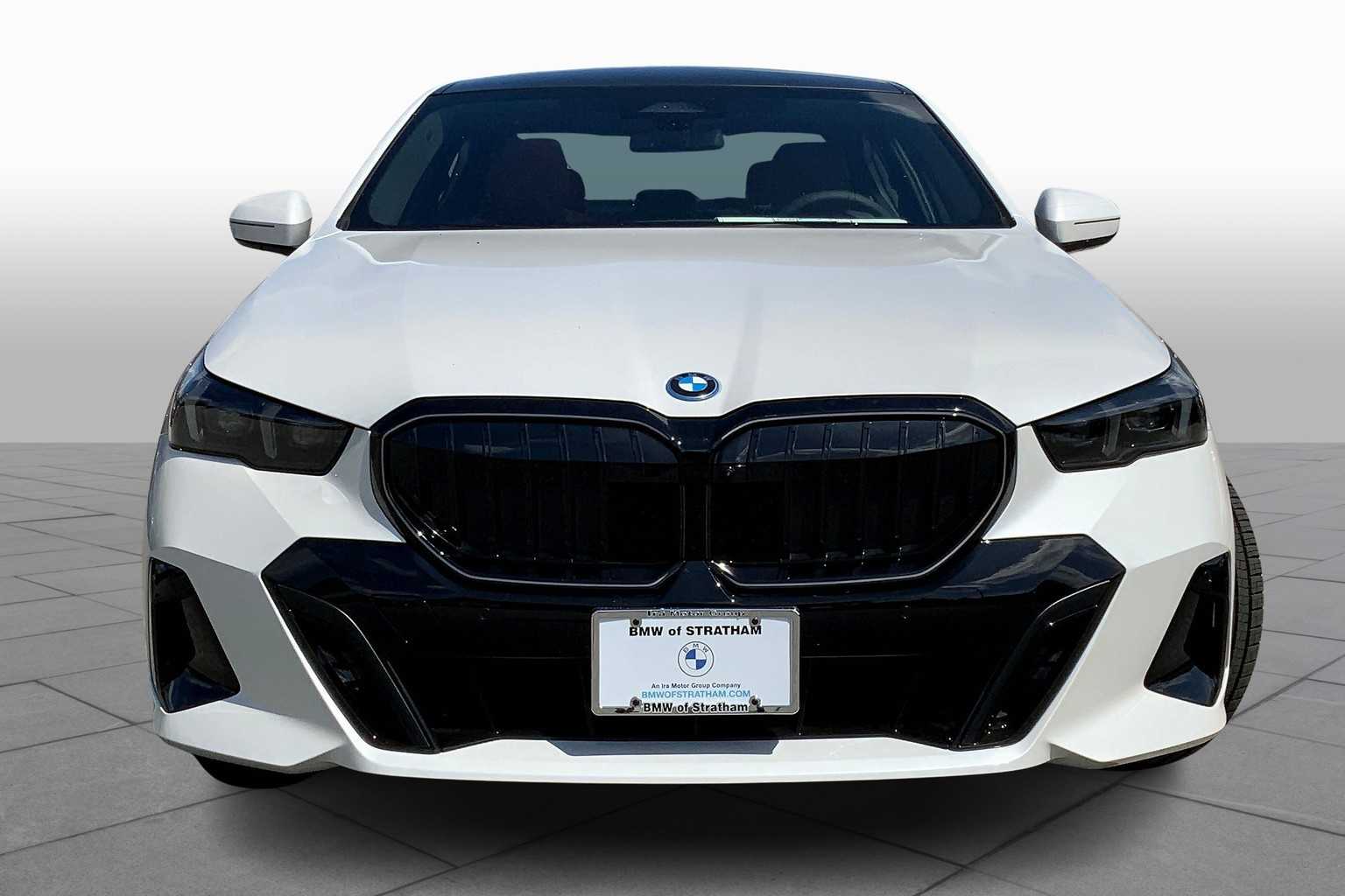 2026 Bmw 550e xDrive photo 3