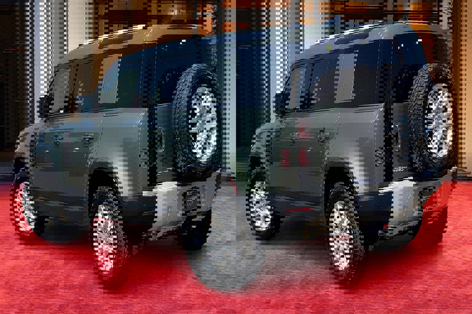 2025 Land Rover Defender 110 S photo 3