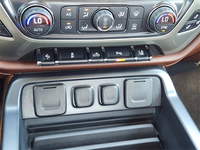 2015 Chevrolet Silverado 1500 High Country photo 16