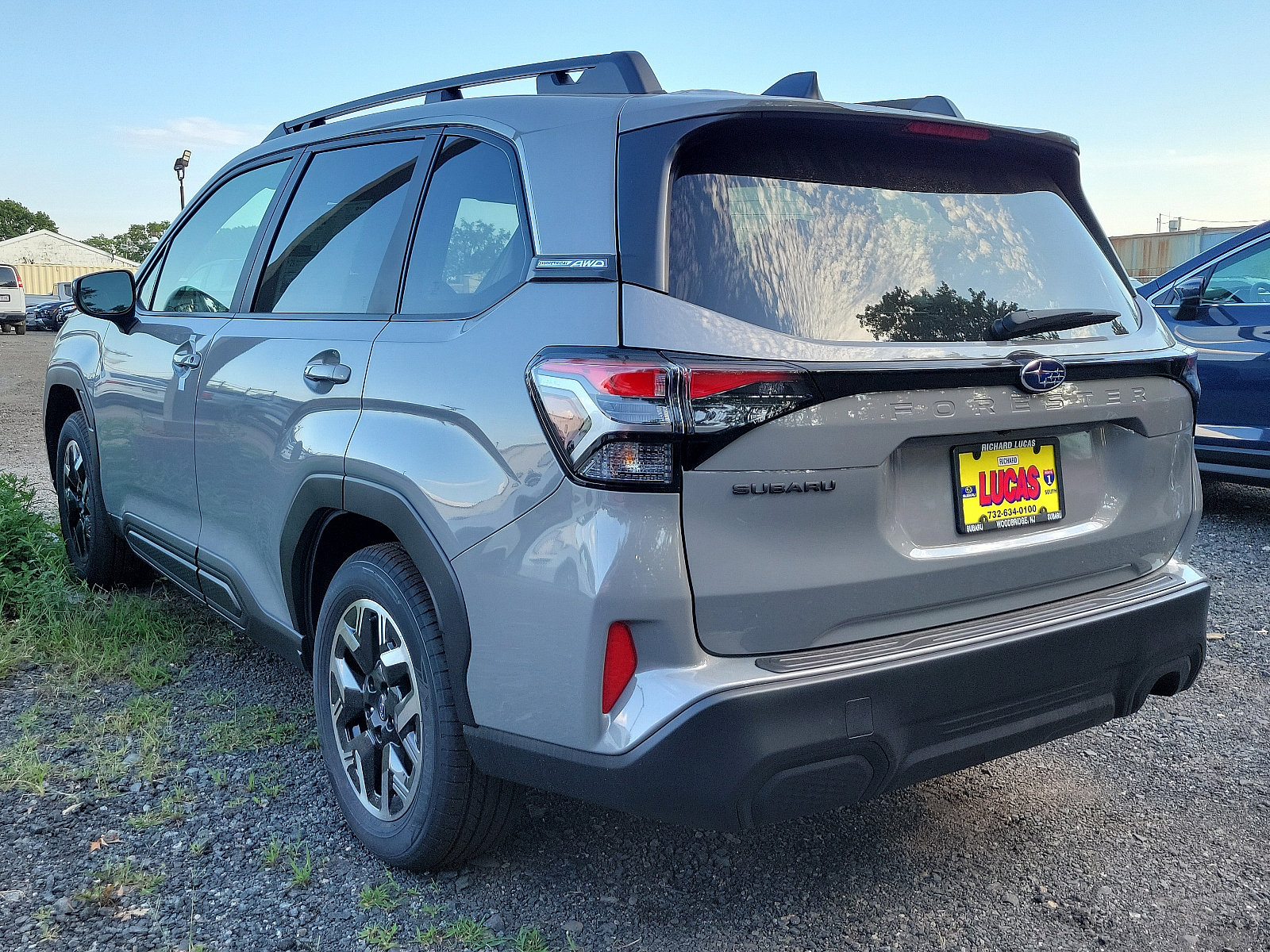 2025 Subaru Forester Premium photo 3
