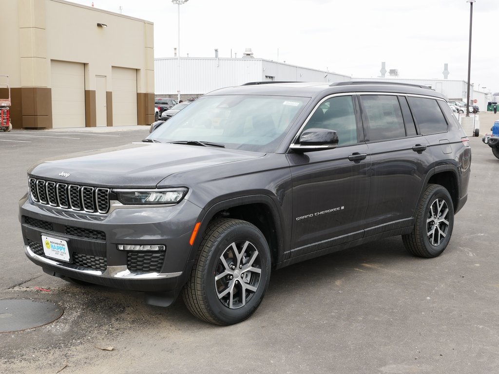 2025 Jeep Grand Cherokee Limited photo 3