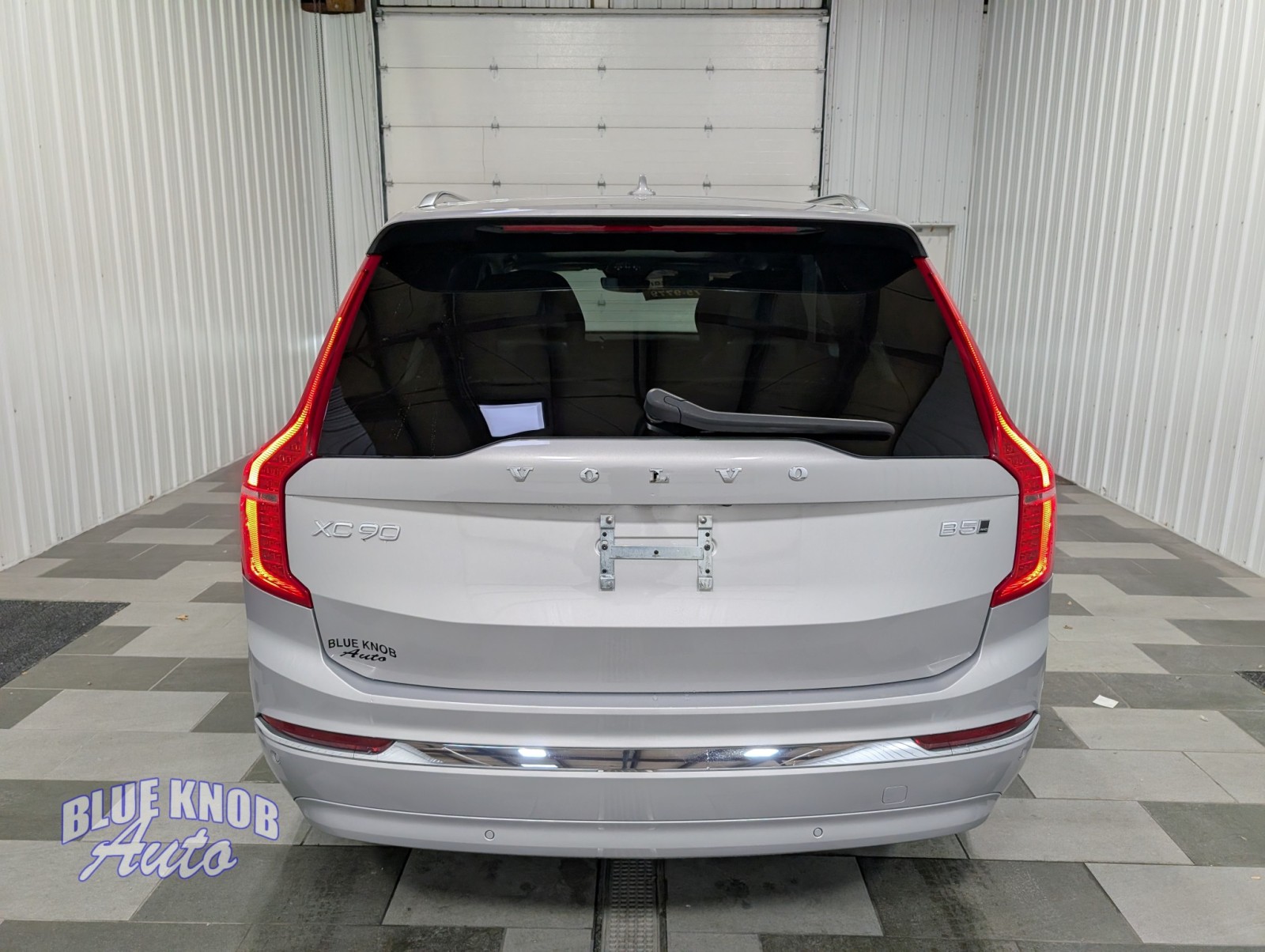 2024 Volvo XC90 B5 Plus photo 2