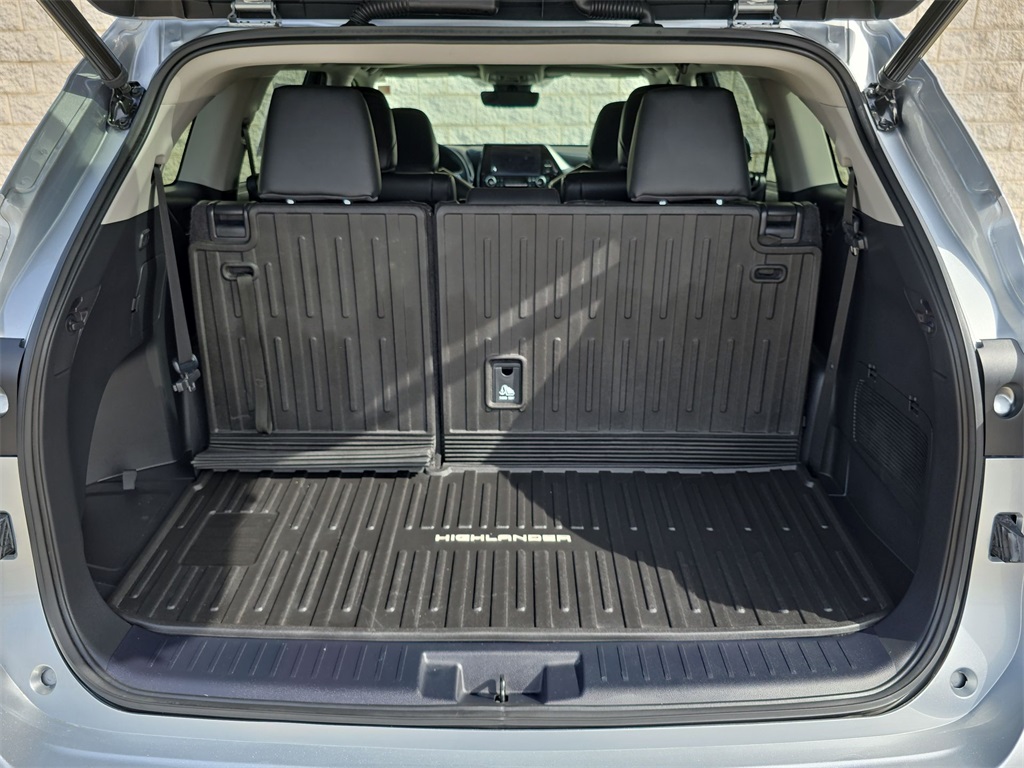 2023 Toyota Highlander XLE photo 33