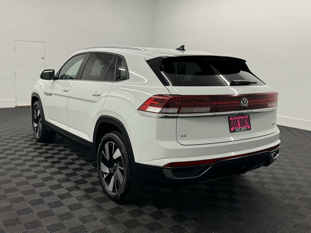 2024 Volkswagen Atlas Cross Sport SE Technology photo 3