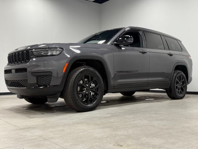 2024 Jeep Grand Cherokee Altitude photo 4
