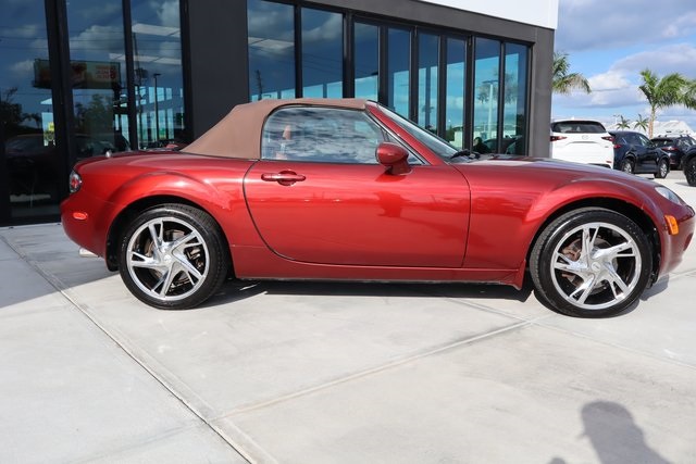 2006 Mazda MX-5 Miata Miata Grand Touring photo 2