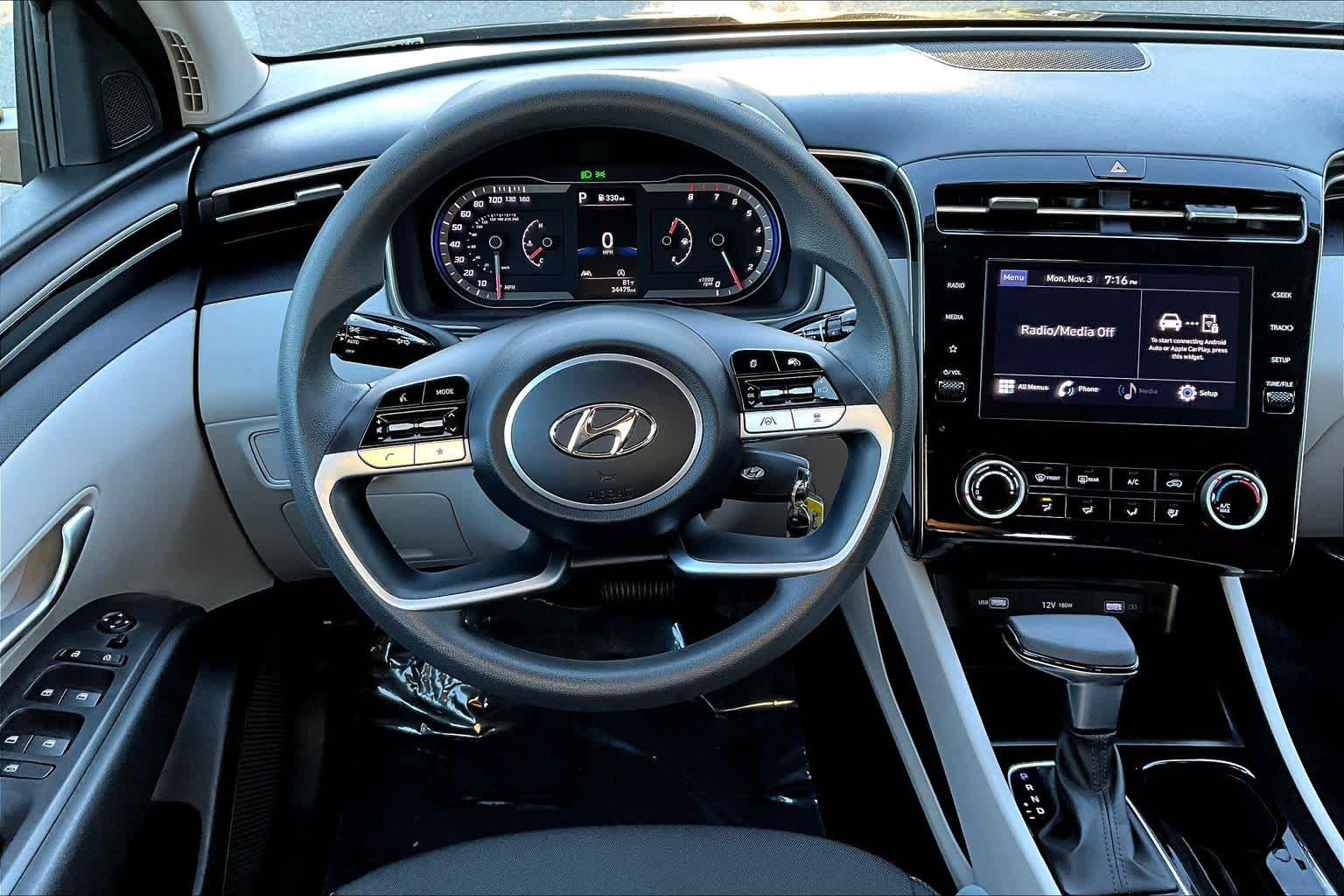 2023 Hyundai Tucson SE photo 4