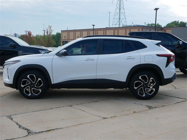 2025 Chevrolet Trax photo 4