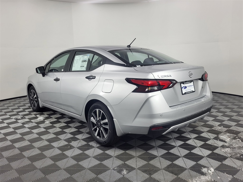 2025 Nissan Versa S photo 3