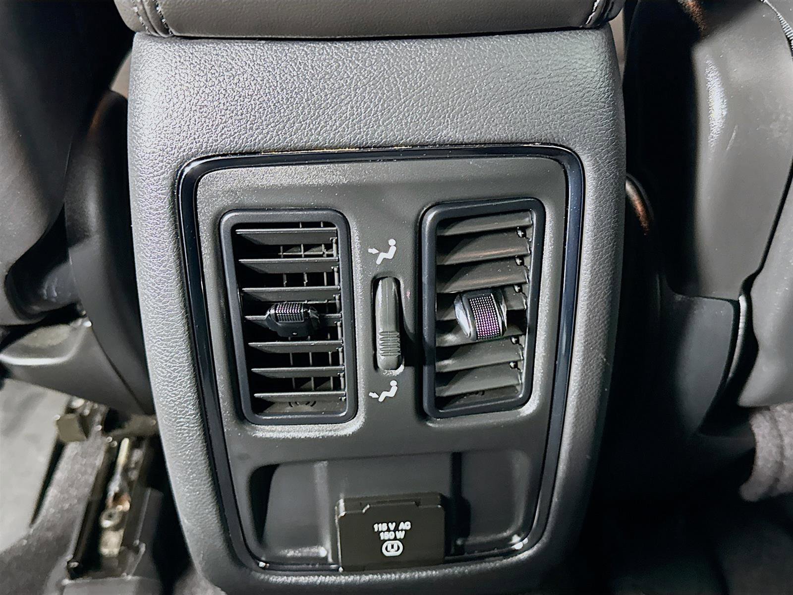 2020 Jeep Grand Cherokee Altitude photo 26