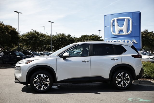 2023 Nissan Rogue SV photo 2