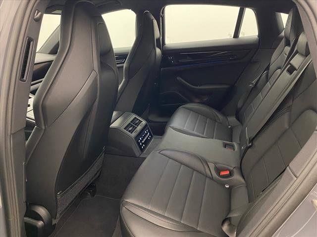 2025 Porsche Panamera 4 photo 24