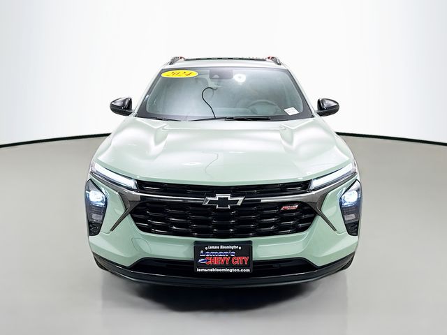 2024 Chevrolet Trax photo 2