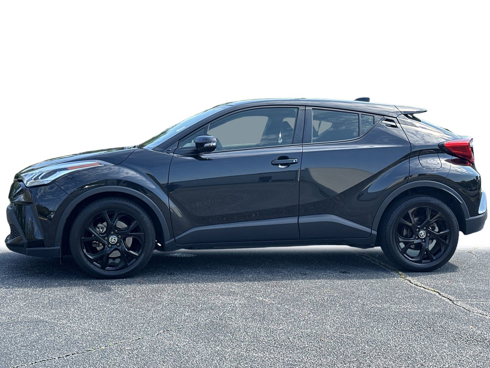 2022 Toyota C-HR Nightshade Edition photo 4