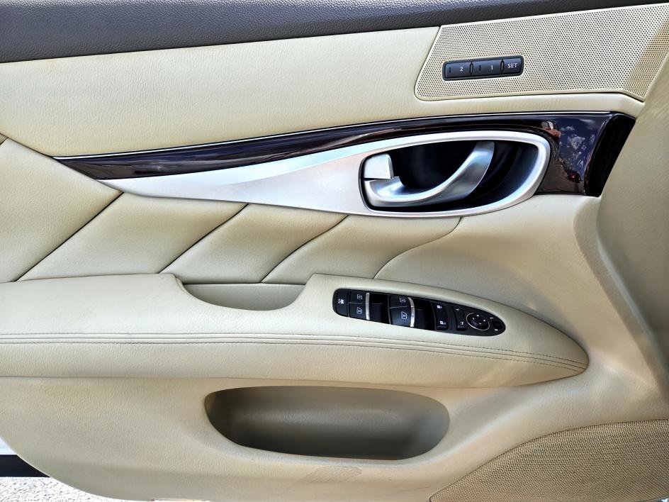 2013 Infiniti M37 Base photo 24