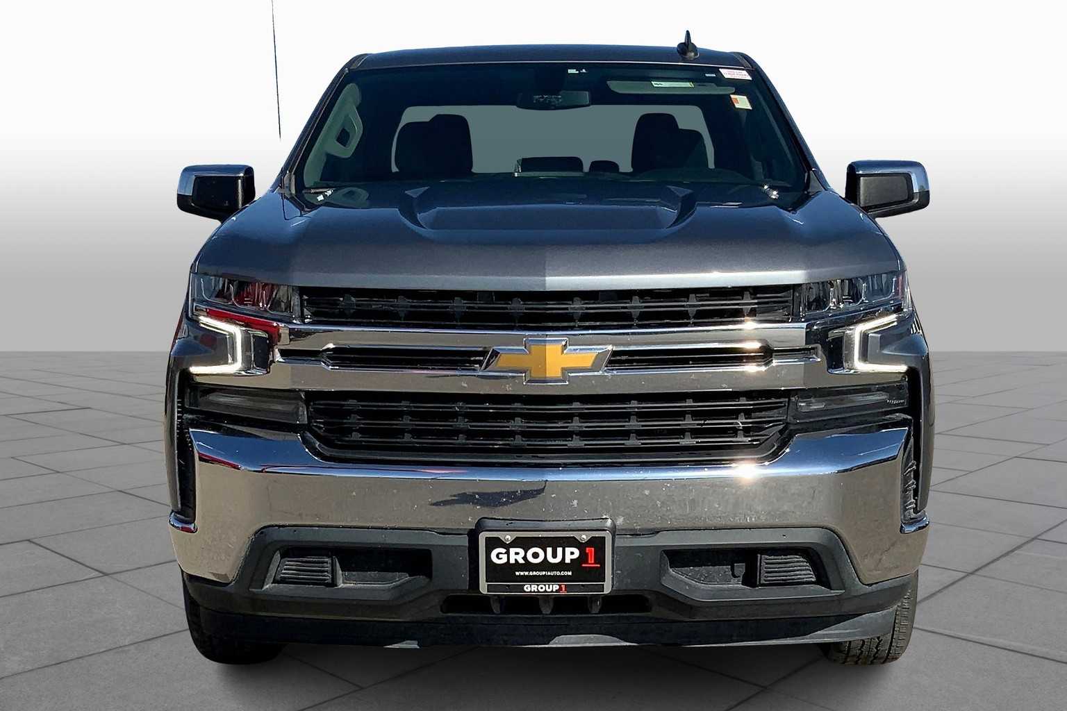 2021 Chevrolet Silverado 1500 LT photo 3