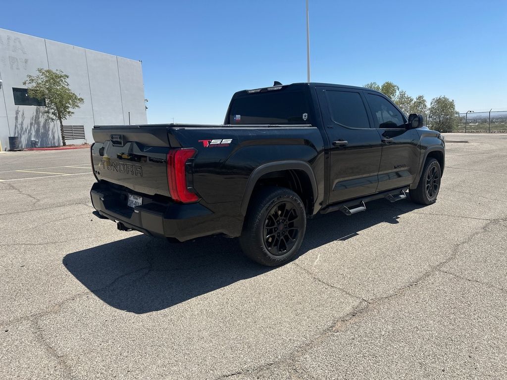 2023 Toyota Tundra SR5 CrewMax photo 7