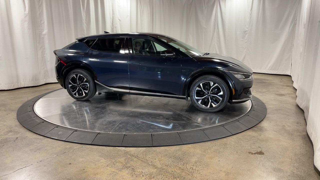 2023 Kia EV6 Wind photo 2