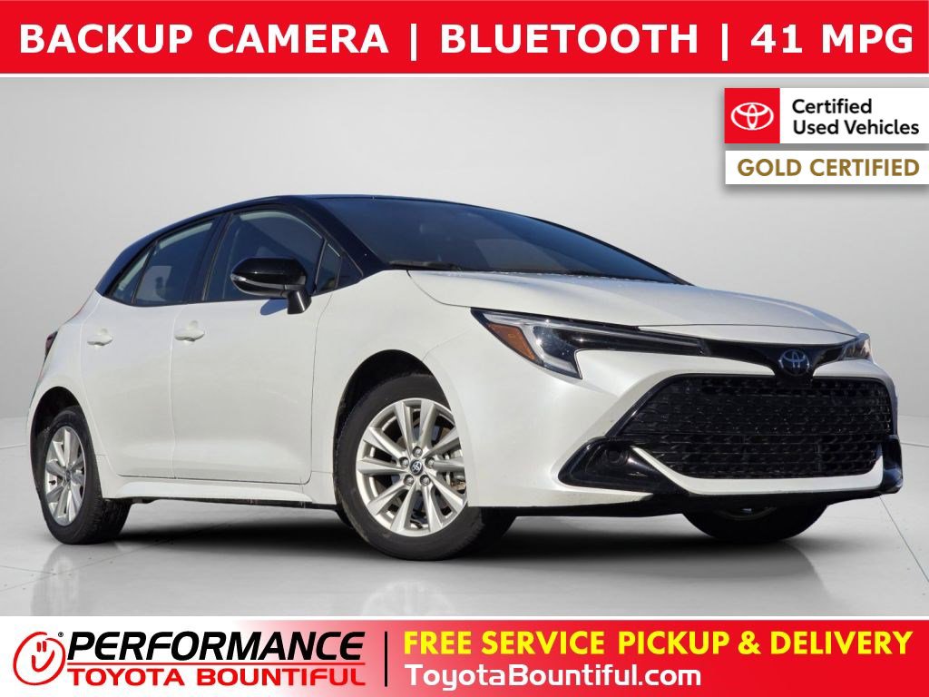 2025 Toyota Corolla Hatchback SE's photo