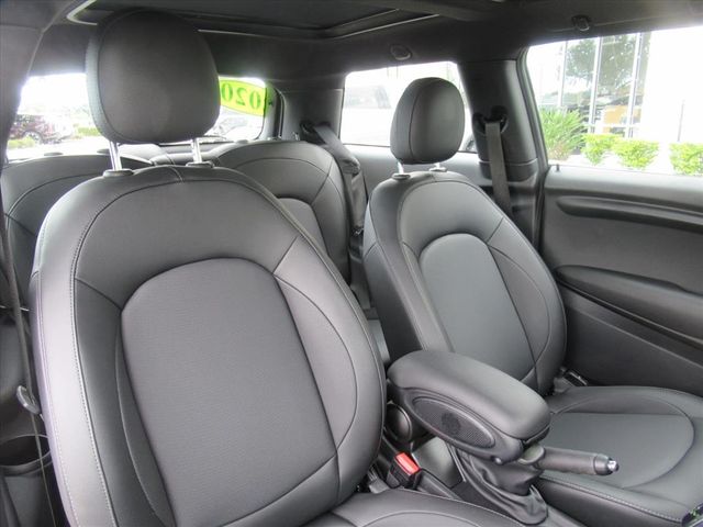 2020 Mini Cooper 2 Door Hardtop Oxford Edition photo 8