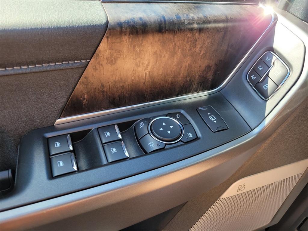 2025 Ford F-350 Lariat photo 20