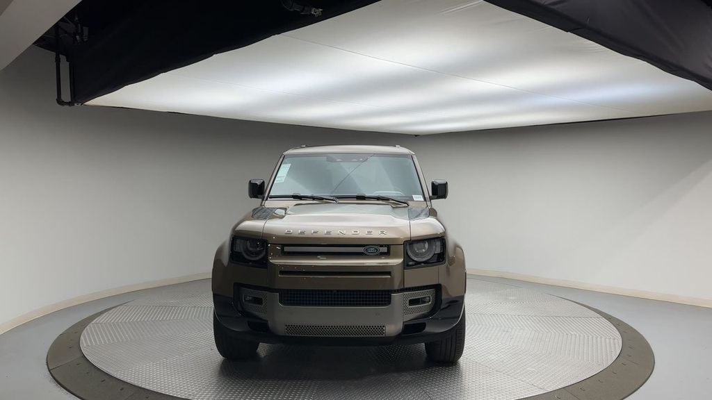 New 2024 Land Rover Defender 110 XDynamic SE 4D Sport Utility in