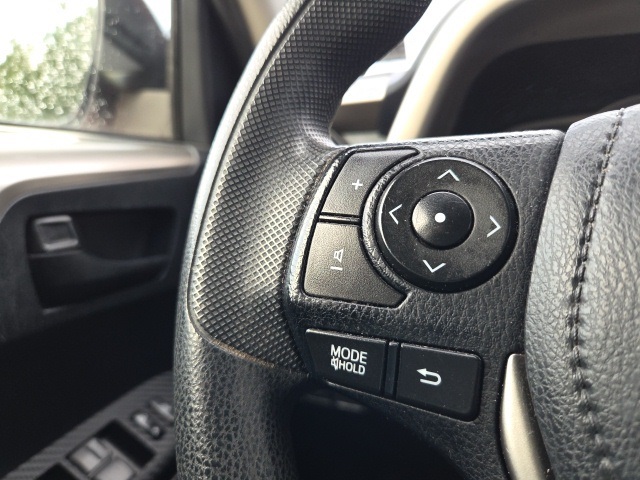 2015 Toyota RAV4 LE photo 21
