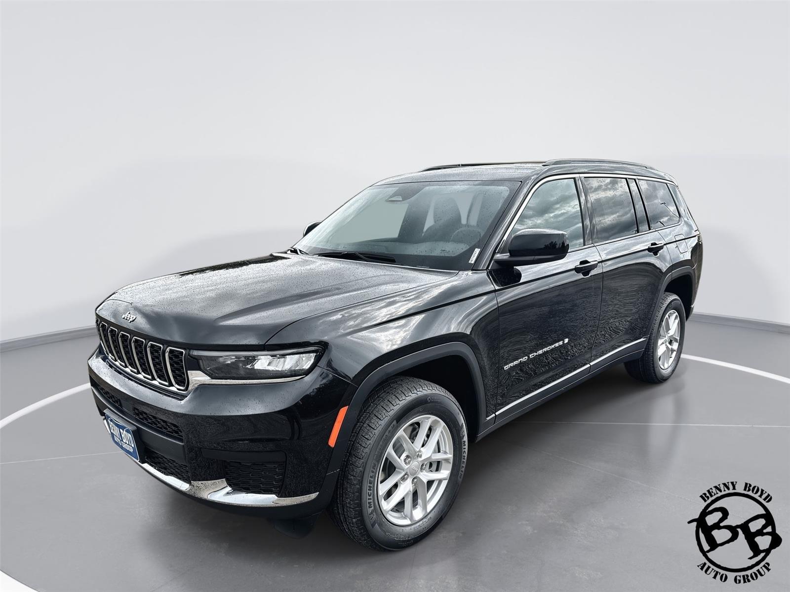 2025 Jeep Grand Cherokee L Laredo's photo