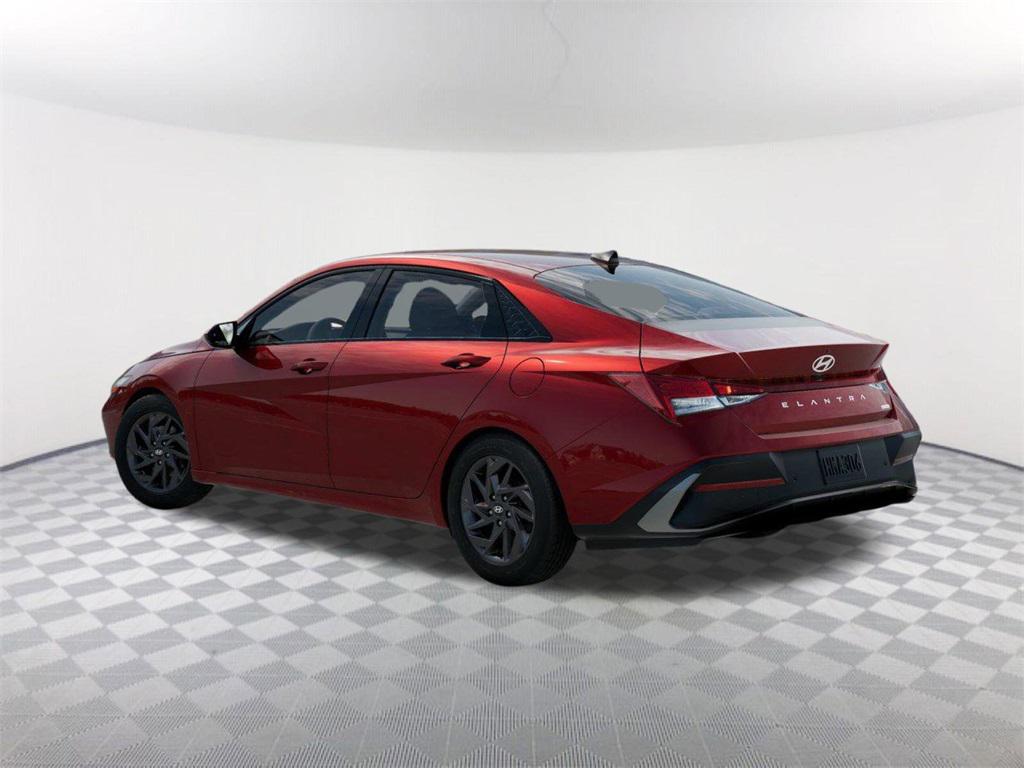 2026 Hyundai Elantra Hybrid Blue photo 3