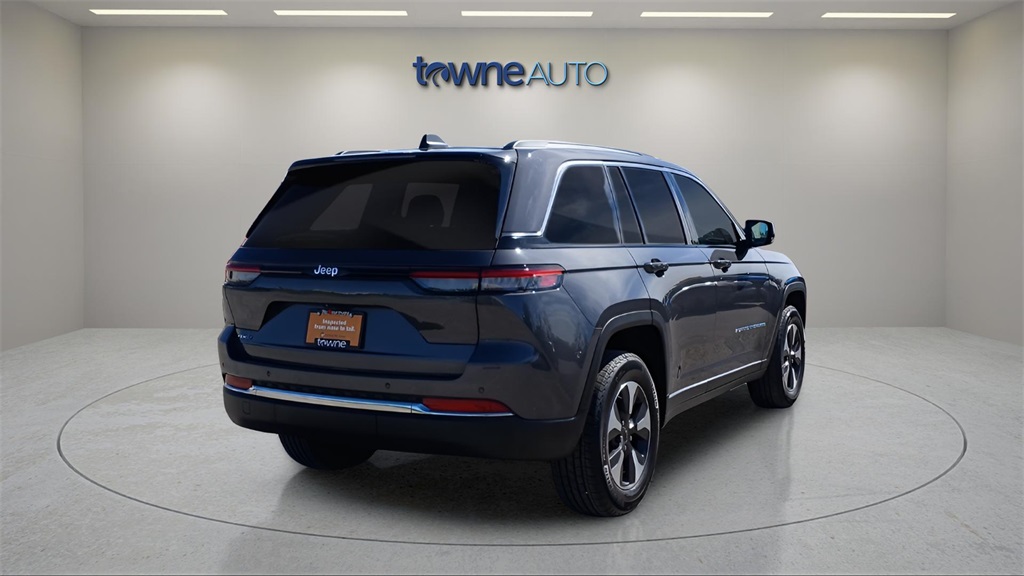 2024 Jeep Cherokee Limited 4xe photo 4