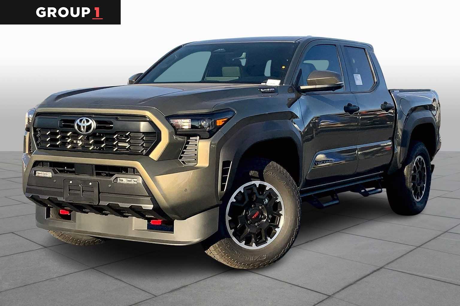 2025 Toyota Tacoma TRD Off-Road photo 3
