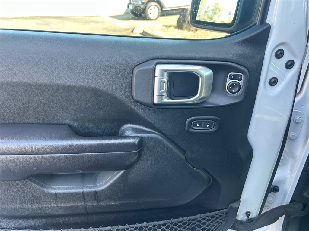 2020 Jeep Gladiator Rubicon photo 11