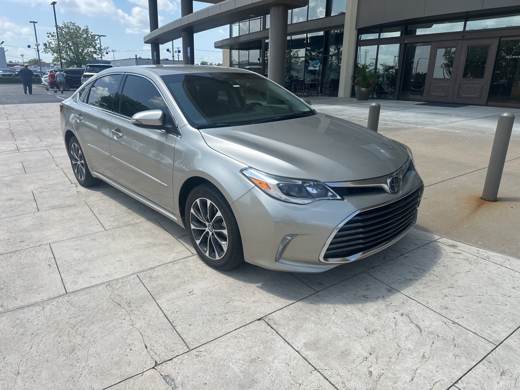 2017 Toyota Avalon Plus XLE Premium Touring Limited photo 2