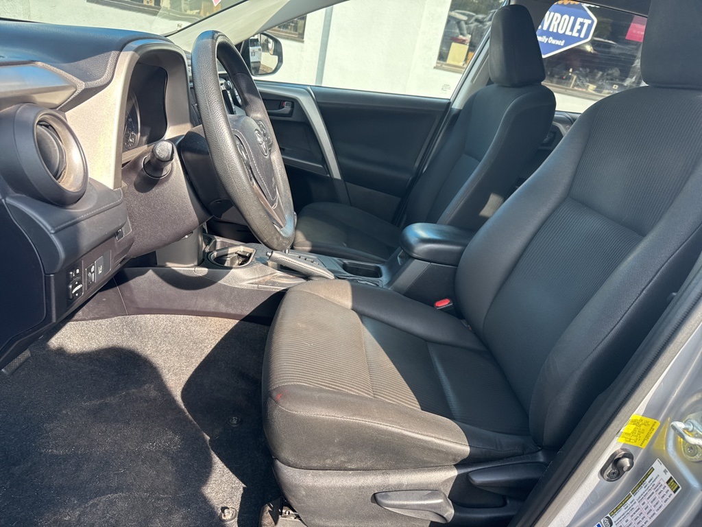 2017 Toyota RAV4 LE photo 16