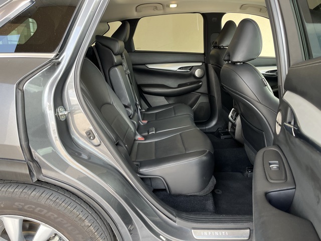2022 Infiniti QX50 Essential photo 26
