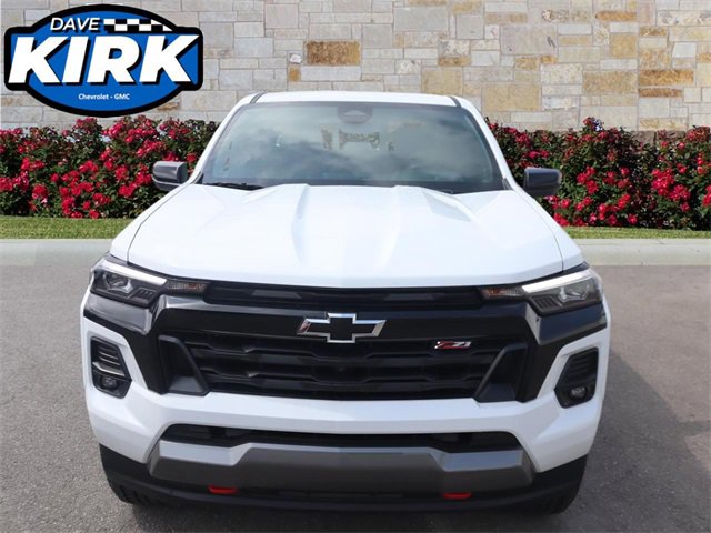2025 Chevrolet Colorado Z71 photo 2