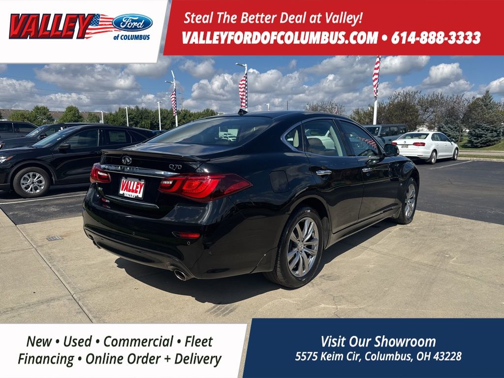 2016 Infiniti Q70 photo 6